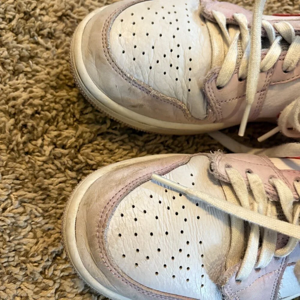 Nike Air Jordan 1 Mid Valentine's Day 2022 sneakers - Picture 3 of 7